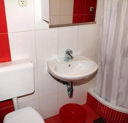 Sinisa Apartment *