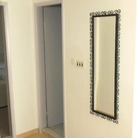Sinisa Apartment *
