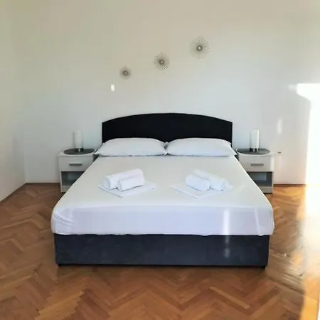 Sinisa Apartmán